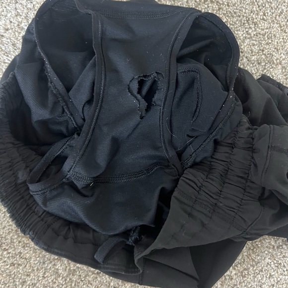 lululemon hotty hots size 2 - Picture 4 of 4